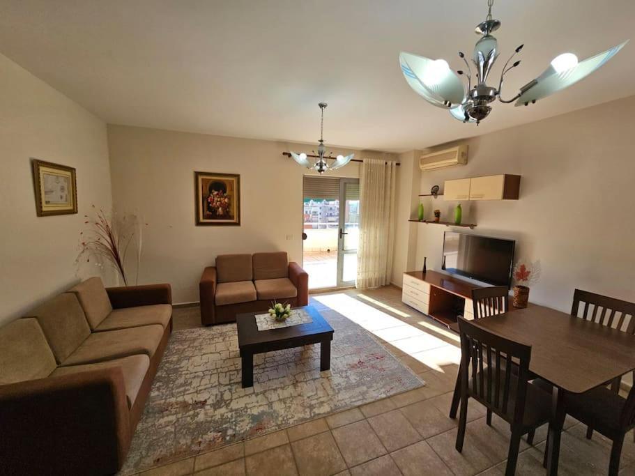 Central Apartment Tiranë Luaran gambar