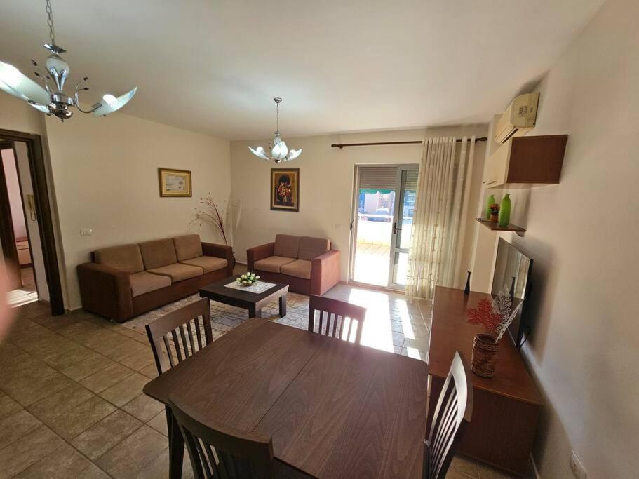 Central Apartment Tiranë Luaran gambar