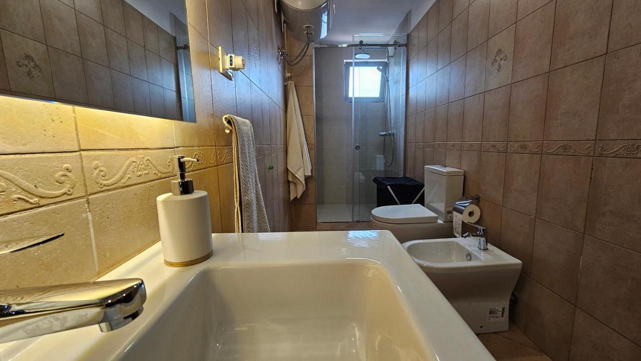 Central Apartment Tiranë Luaran gambar
